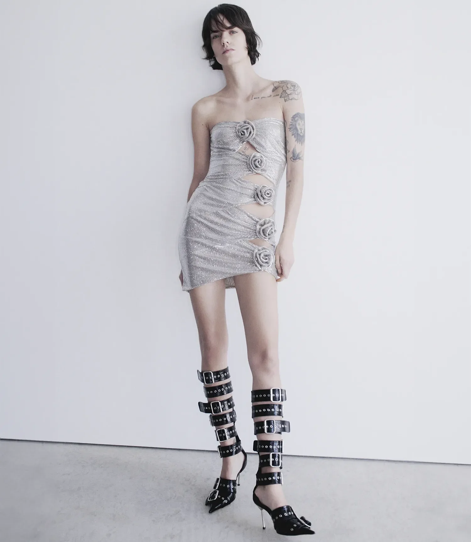 Women's Silver 3D Flower Diamond Evening Dress For Luxury Prom Party - Image 2